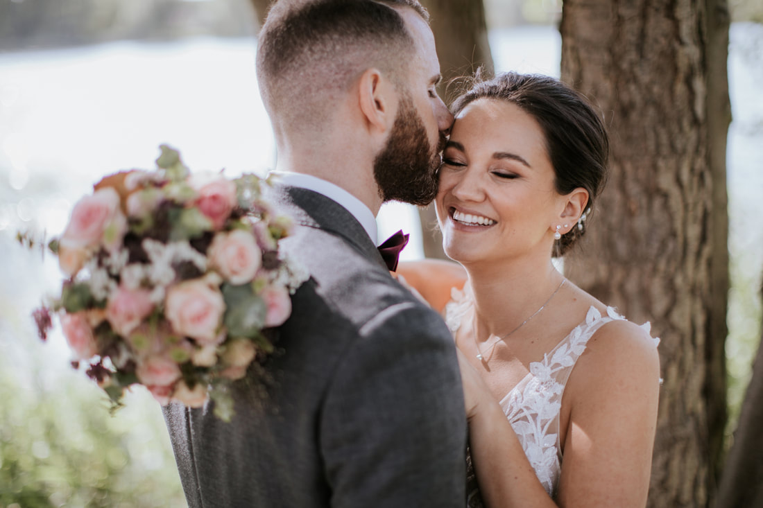 Hochzeitsfotograf Berlin, Hochzeitsfotografie, Braut, Hochzeitskleid, Hochzeitsblumen, heiraten 2021